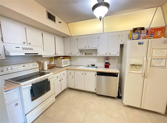 919 Hillcrest Dr 504, Hollywood, FL 33021