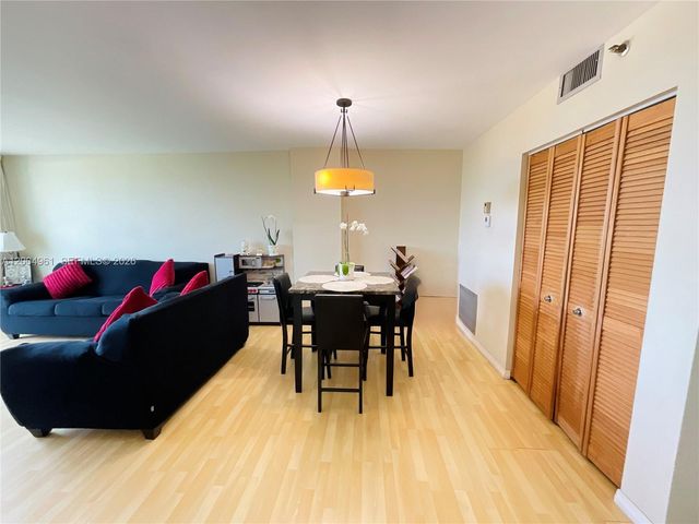 919 Hillcrest Dr 504, Hollywood, FL 33021