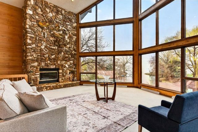 85 LAKE REST AVENUE, Oshkosh, WI 54902