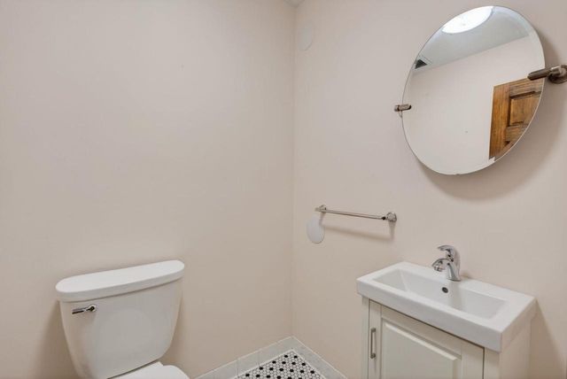 85 LAKE REST AVENUE, Oshkosh, WI 54902