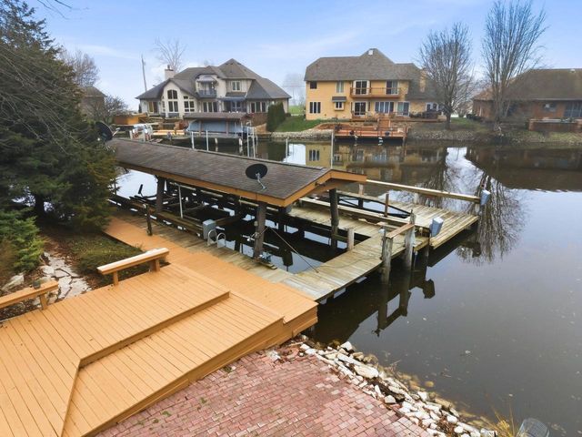 85 LAKE REST AVENUE, Oshkosh, WI 54902