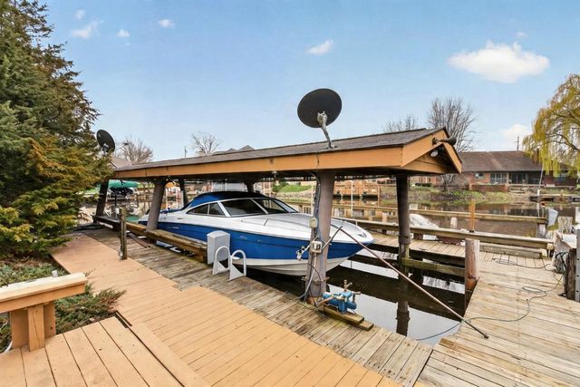 85 LAKE REST AVENUE, Oshkosh, WI 54902