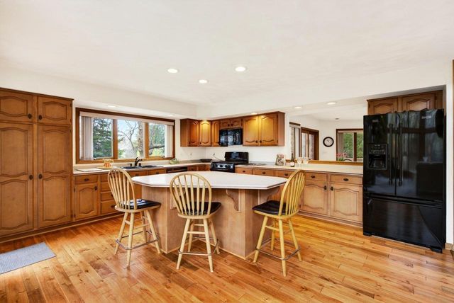 85 LAKE REST AVENUE, Oshkosh, WI 54902