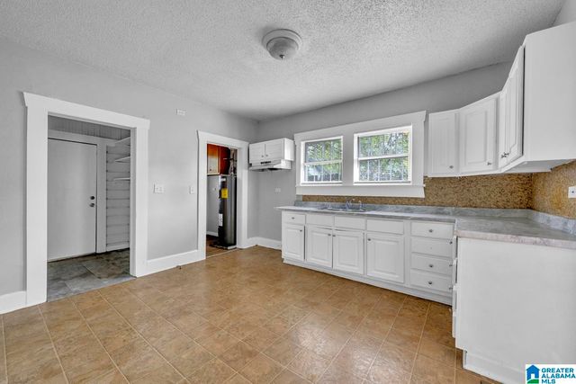 2436 29TH STREET W, Birmingham, AL 35208