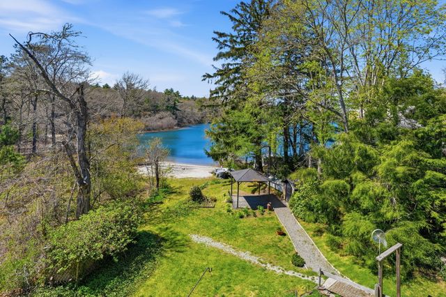 763 Santuit-Newtown Road, Marstons Mills, MA 02648