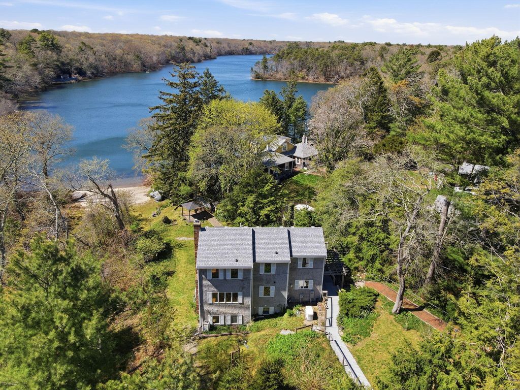 763 Santuit-Newtown Road, Marstons Mills, MA 02648