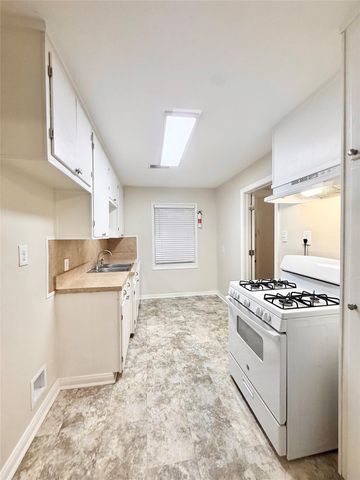 1232 San Felipe Street, Angleton, TX 77515