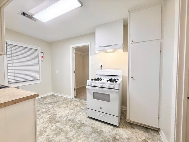 1232 San Felipe Street, Angleton, TX 77515