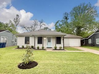1232 San Felipe Street, Angleton, TX 77515