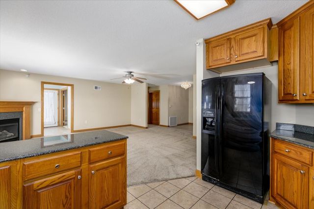 711 16th Avenue U104, Grinnell, IA 50112