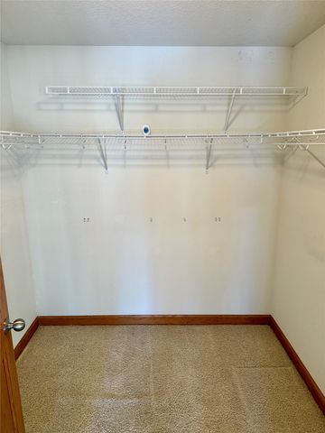 711 16th Avenue U104, Grinnell, IA 50112