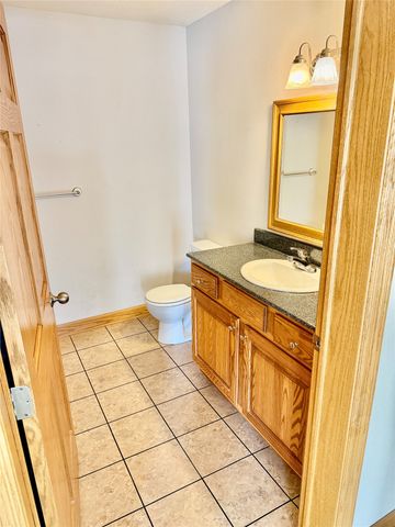 711 16th Avenue U104, Grinnell, IA 50112