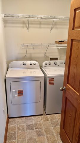 711 16th Avenue U104, Grinnell, IA 50112