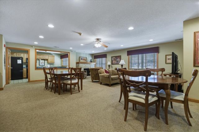 711 16th Avenue U104, Grinnell, IA 50112