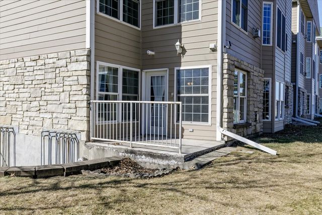 711 16th Avenue U104, Grinnell, IA 50112