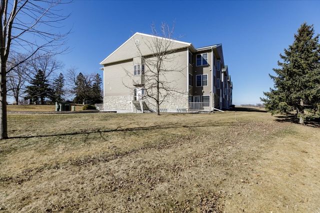 711 16th Avenue U104, Grinnell, IA 50112