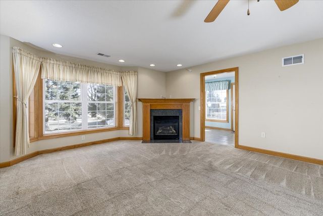 711 16th Avenue U104, Grinnell, IA 50112