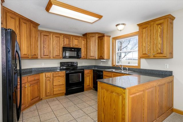 711 16th Avenue U104, Grinnell, IA 50112