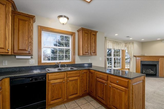 711 16th Avenue U104, Grinnell, IA 50112