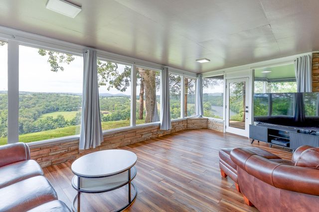 1004 Cliff Drive, Branson, MO 65616