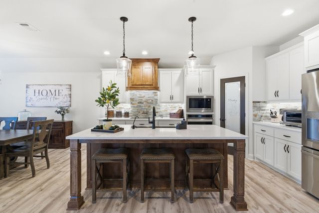 1025 Churchill Lane, Millsap, TX 76066