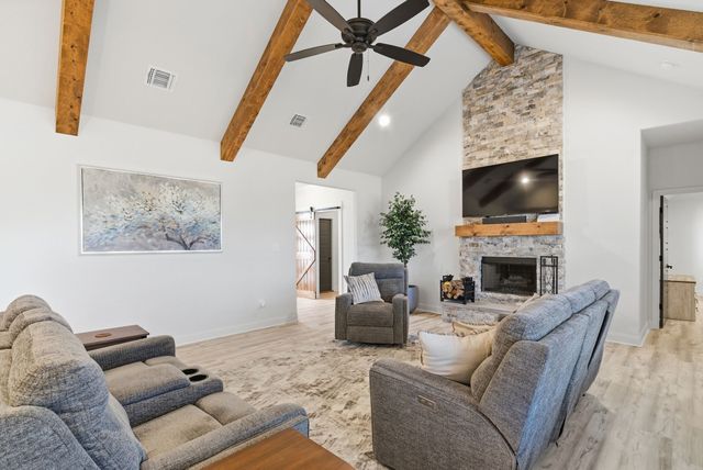 1025 Churchill Lane, Millsap, TX 76066