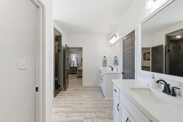 1025 Churchill Lane, Millsap, TX 76066