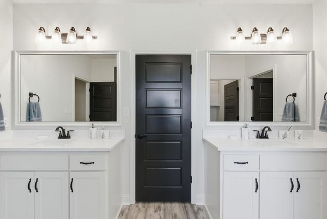 1025 Churchill Lane, Millsap, TX 76066