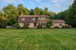 262 Skyline Dr, Long Hill Twp., NJ 07946
