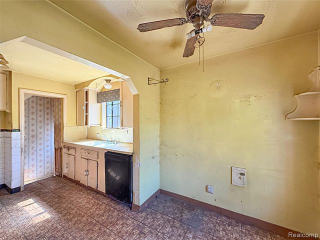 13334 Elmdale Street, Detroit, MI 48213
