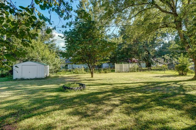 1156 East Greenwood Street, Springfield, MO 65807
