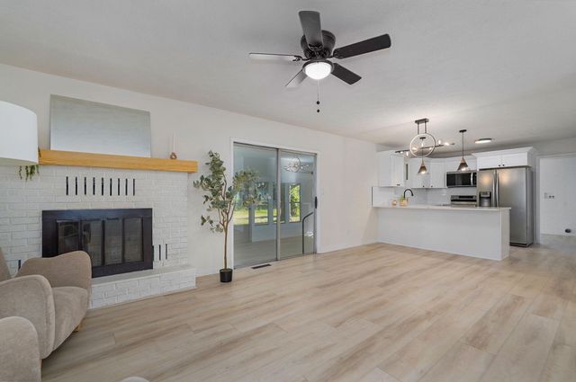 1156 East Greenwood Street, Springfield, MO 65807