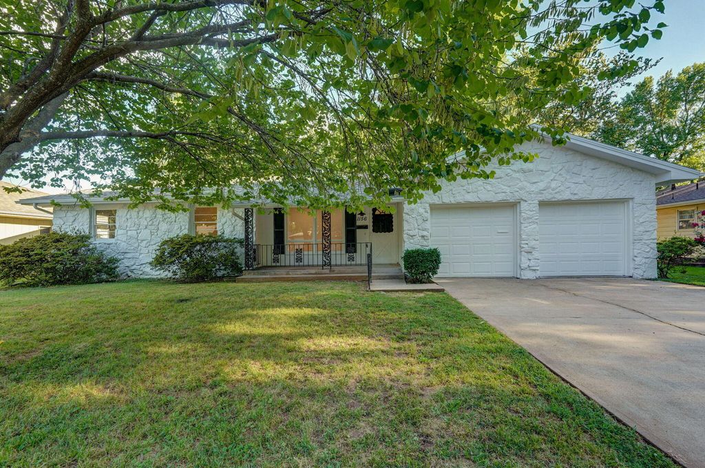 1156 East Greenwood Street, Springfield, MO 65807