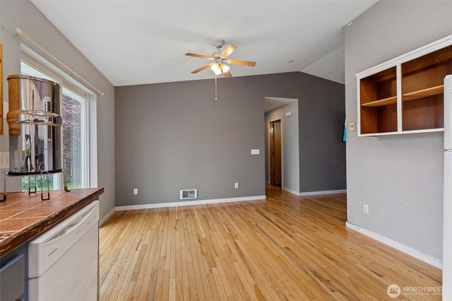 942 Walker Avenue, Oak Harbor, WA 98277