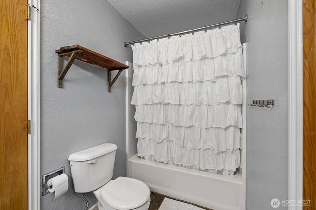 942 Walker Avenue, Oak Harbor, WA 98277