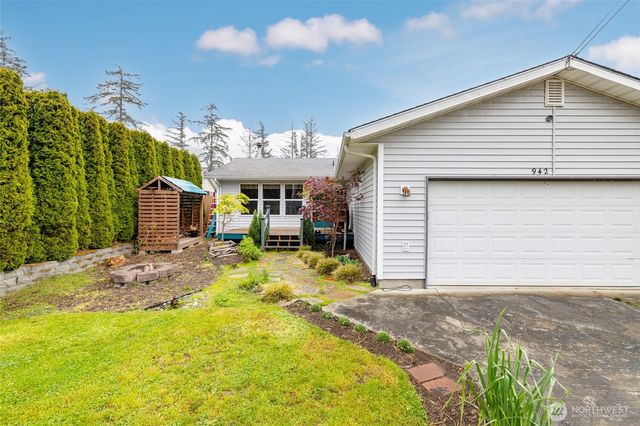 942 Walker Avenue, Oak Harbor, WA 98277