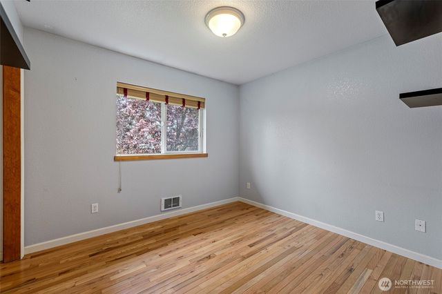 942 Walker Avenue, Oak Harbor, WA 98277