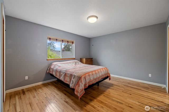 942 Walker Avenue, Oak Harbor, WA 98277
