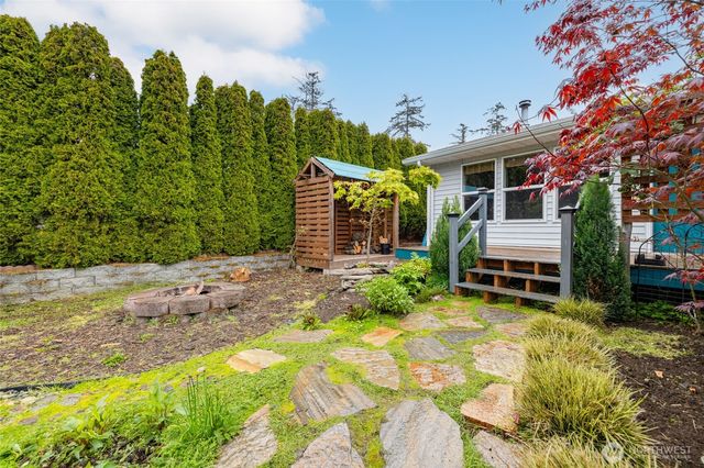 942 Walker Avenue, Oak Harbor, WA 98277