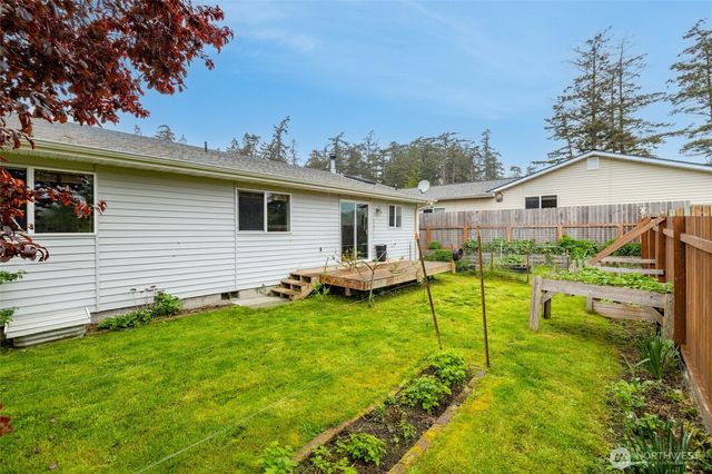 942 Walker Avenue, Oak Harbor, WA 98277