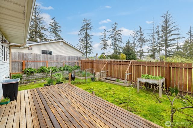 942 Walker Avenue, Oak Harbor, WA 98277