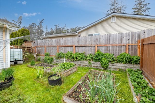 942 Walker Avenue, Oak Harbor, WA 98277