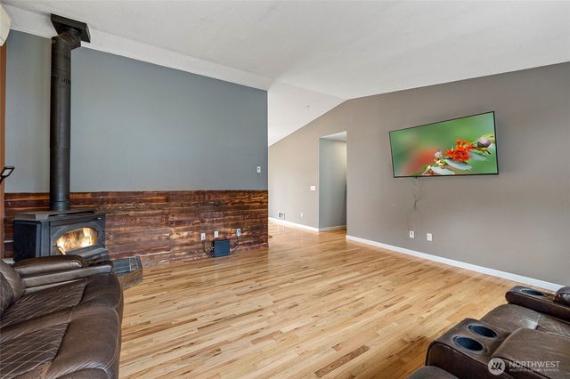 942 Walker Avenue, Oak Harbor, WA 98277