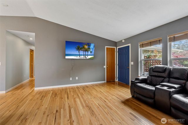 942 Walker Avenue, Oak Harbor, WA 98277