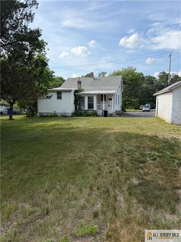 85 Pergola Avenue, Monroe, NJ 08831