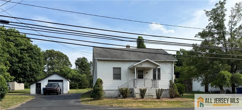 85 Pergola Avenue, Monroe, NJ 08831