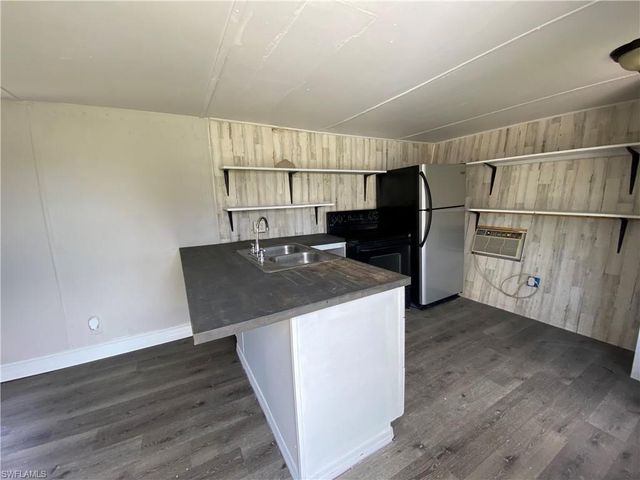 8086 Heck DR 6, North Fort Myers, FL 33917