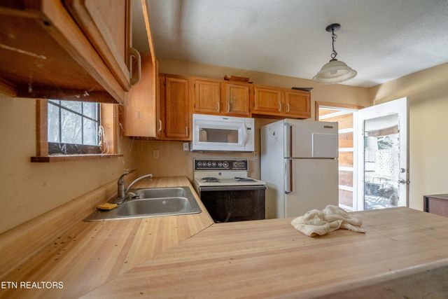 1438 AM King Way, Sevierville, TN 37876