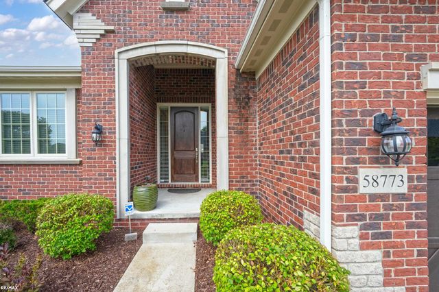 58773 Valley View Dr Drive Unit 45, Washington Twp, MI 48094
