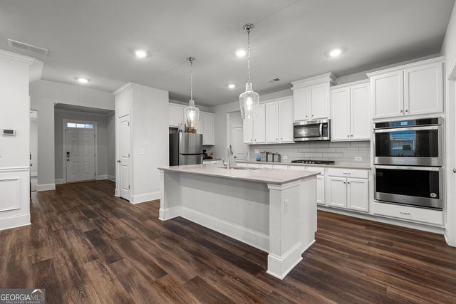 109 Vivian Lane, Peachtree City, GA 30269